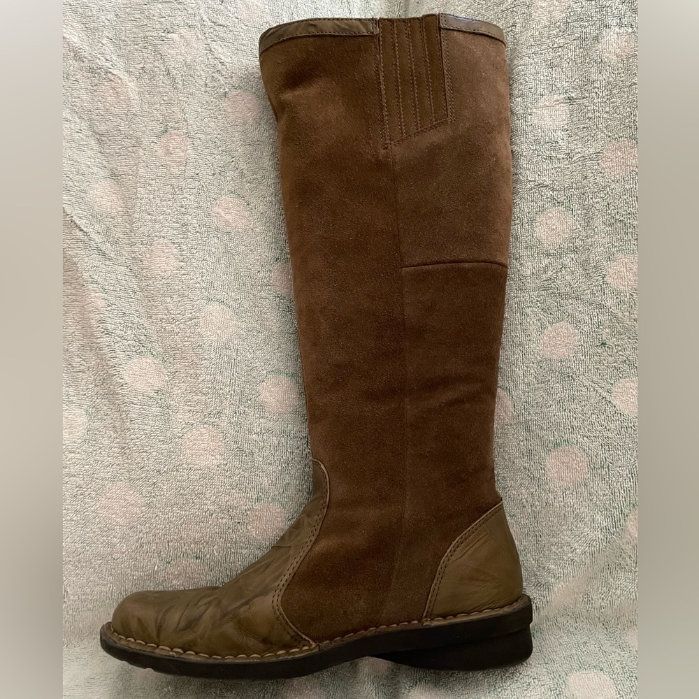 Women’s: Clarks Tall Suede/Leather ZipUp Boots (Size: 7 Medium Width) - Picture 3 of 8